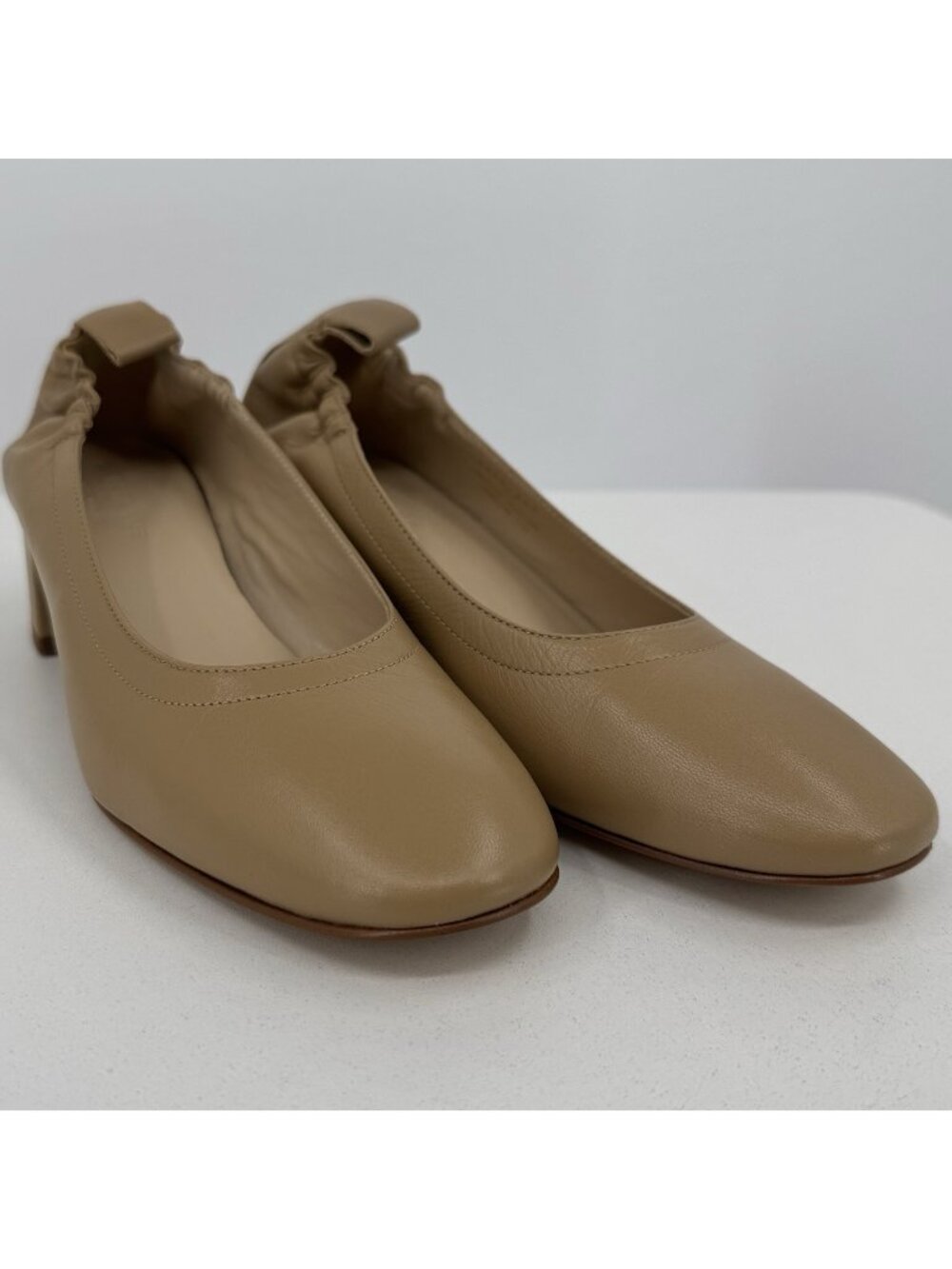 Everlane Italian Leather Day Heel Light Taupe 6.5 Women's Elastic Back Comfort
